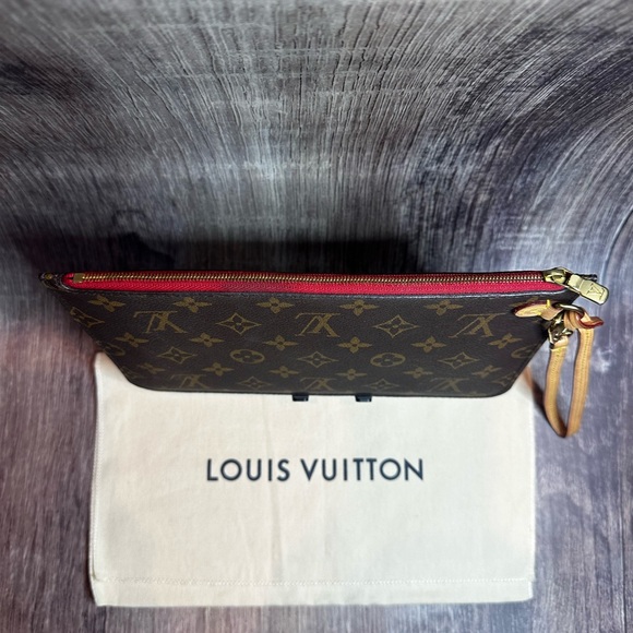 Louis Vuitton Pouchette Monogram Canvas Wristlet Clutch w/ Strap and Dust Bag - Picture 4 of 14